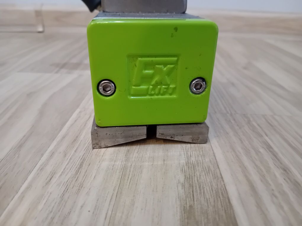 Lift FX-R100 magnes