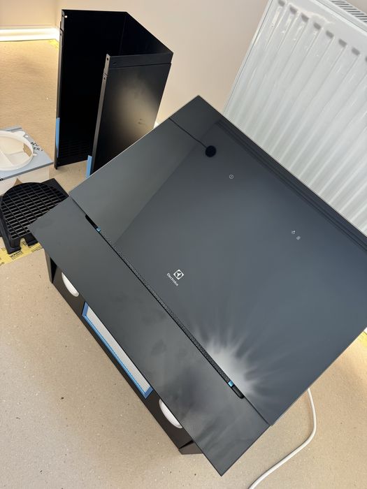 Вытяжка наклонная Electrolux LFV616K 600мм