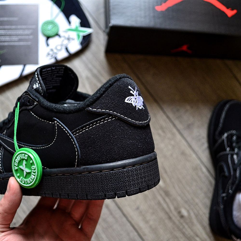 Кросівки Чоловічі Nike Air Jordan 1 Low x Travis Scott 'Black