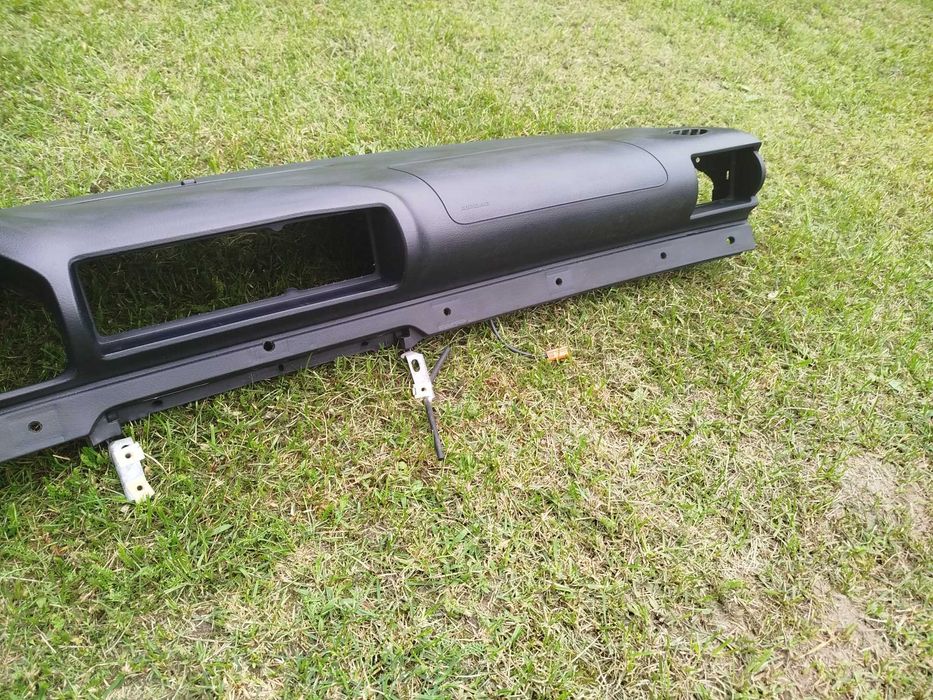 Audi A4 B5 FL deska rozdzielcza kokpit nawiewy Airbag