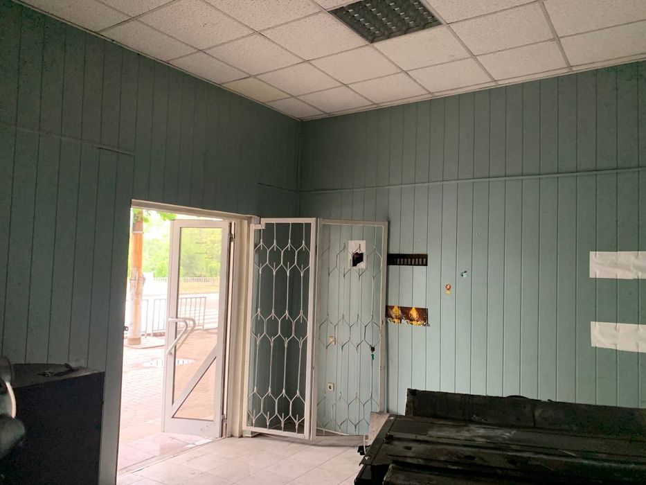 Магазин 17м кв та склад/офіс. Січеславська Набережна 12 біля АТБ