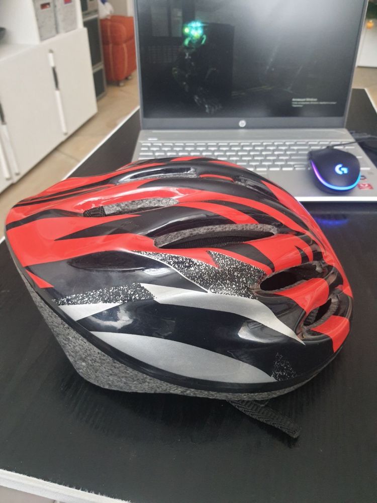 Шлем велосипедный роликовый