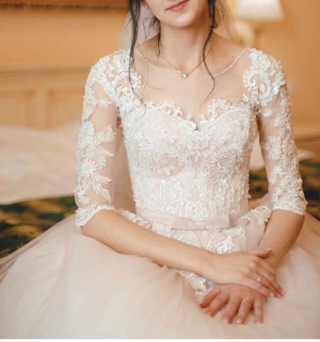 Продам весільну сукню 2019