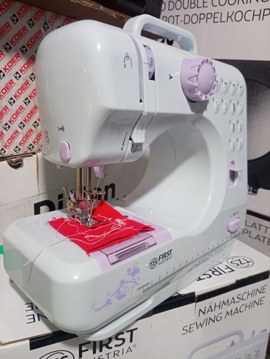 Мини швейная машина FIRST