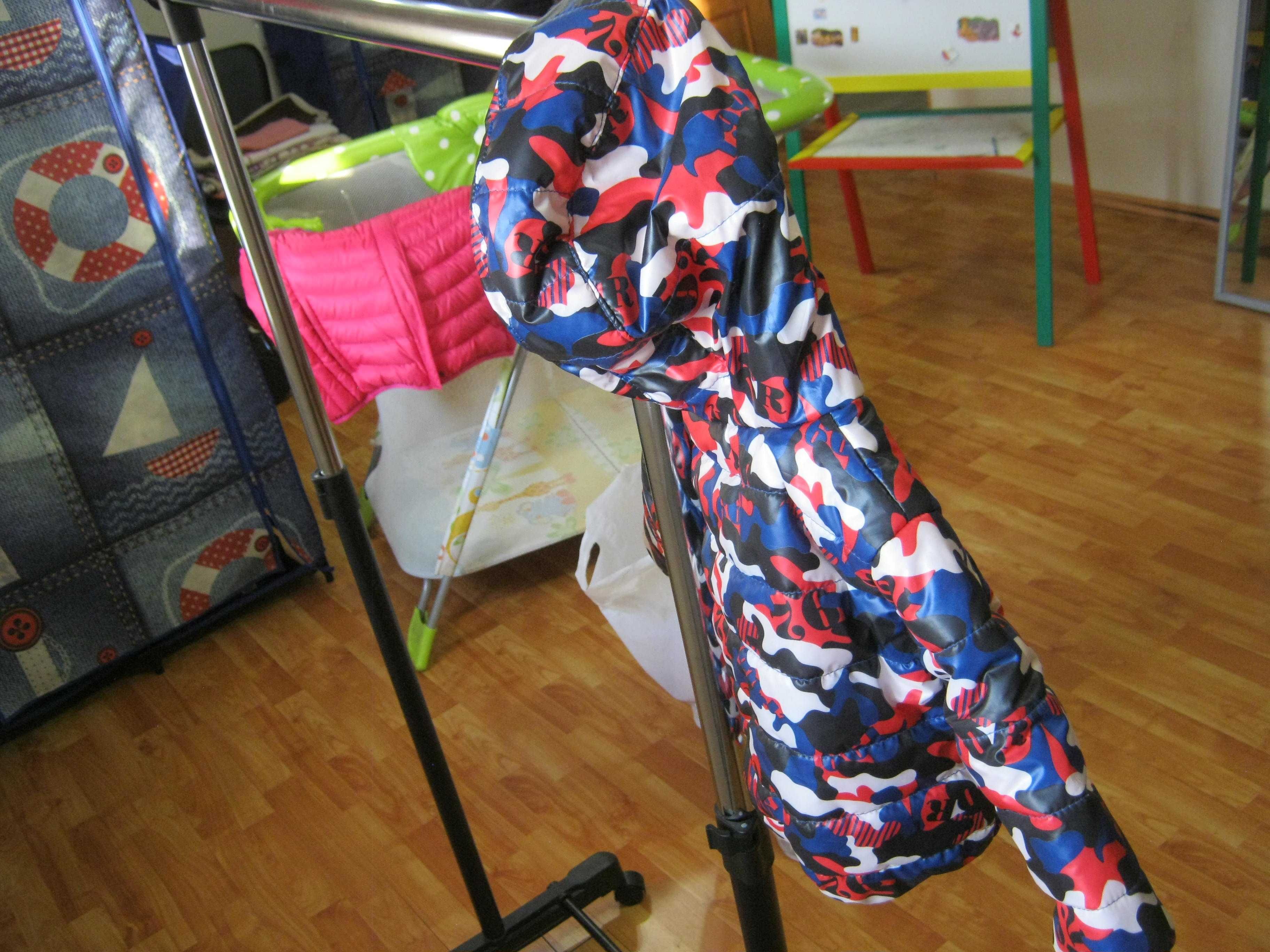 Детская осенне-весенняя куртка на 1.5-2-х-летнего ребенка.