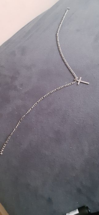 Łańcuszek z krzyżykiem