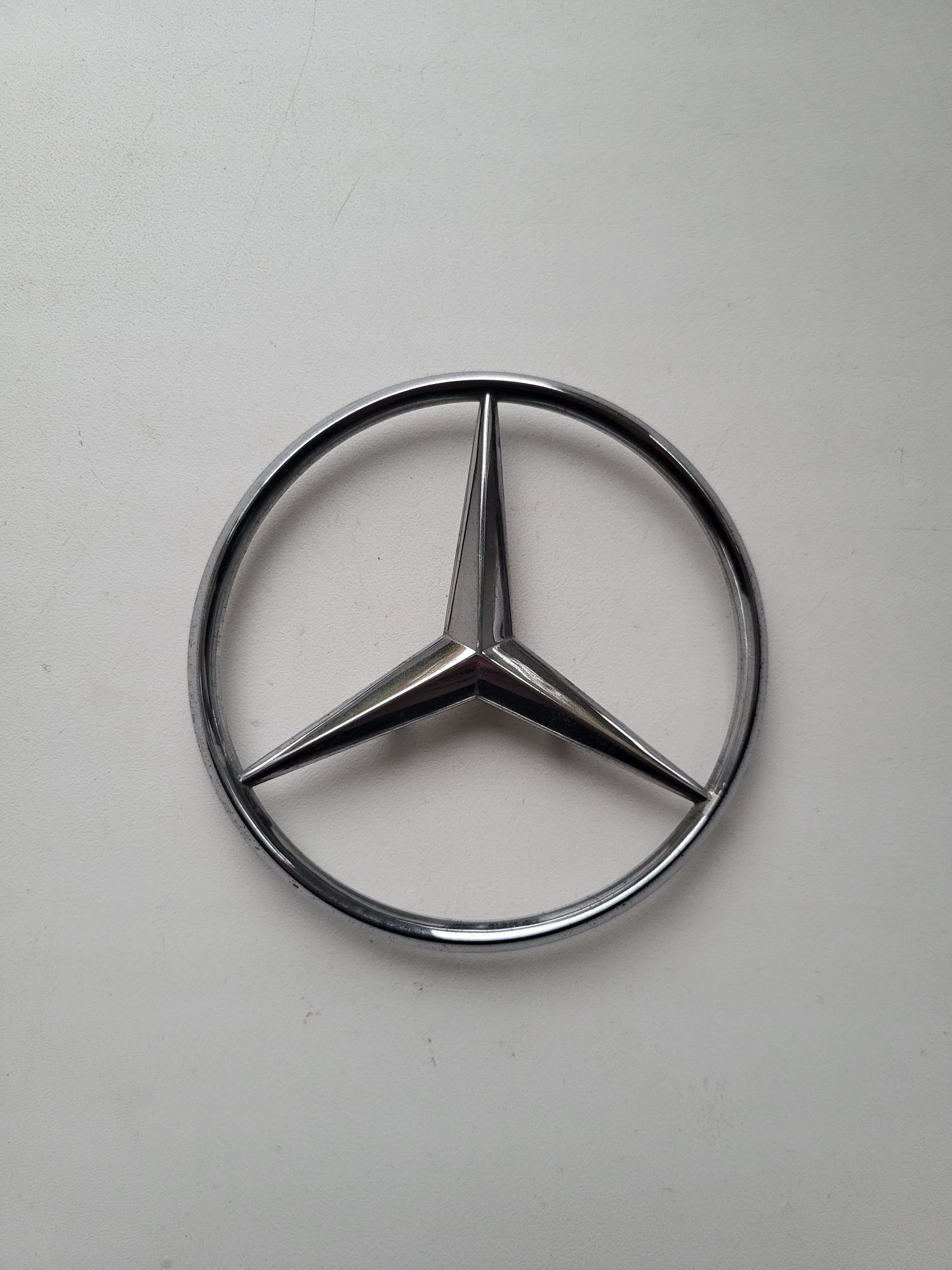Значок  знак Мерседес Mercedes-Benz