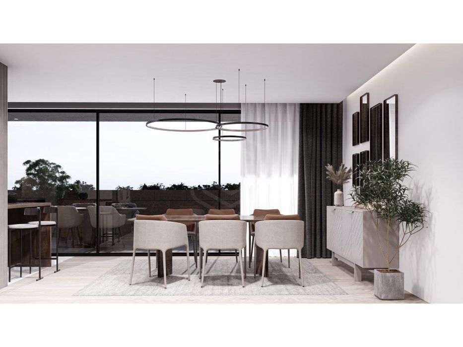 Apartamento T2, com varanda e dois lugares de garagem.