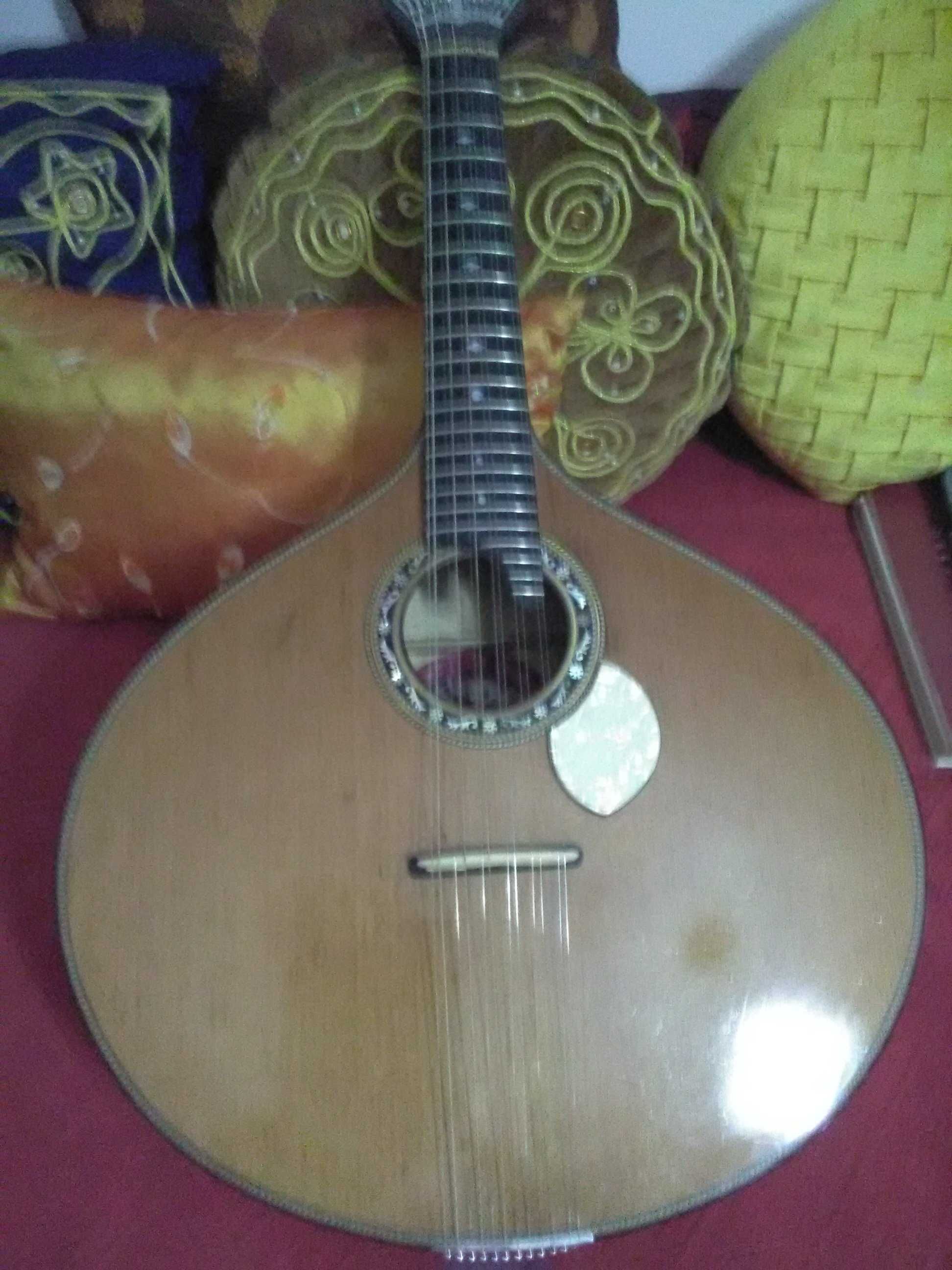 Guitarra portuguesa