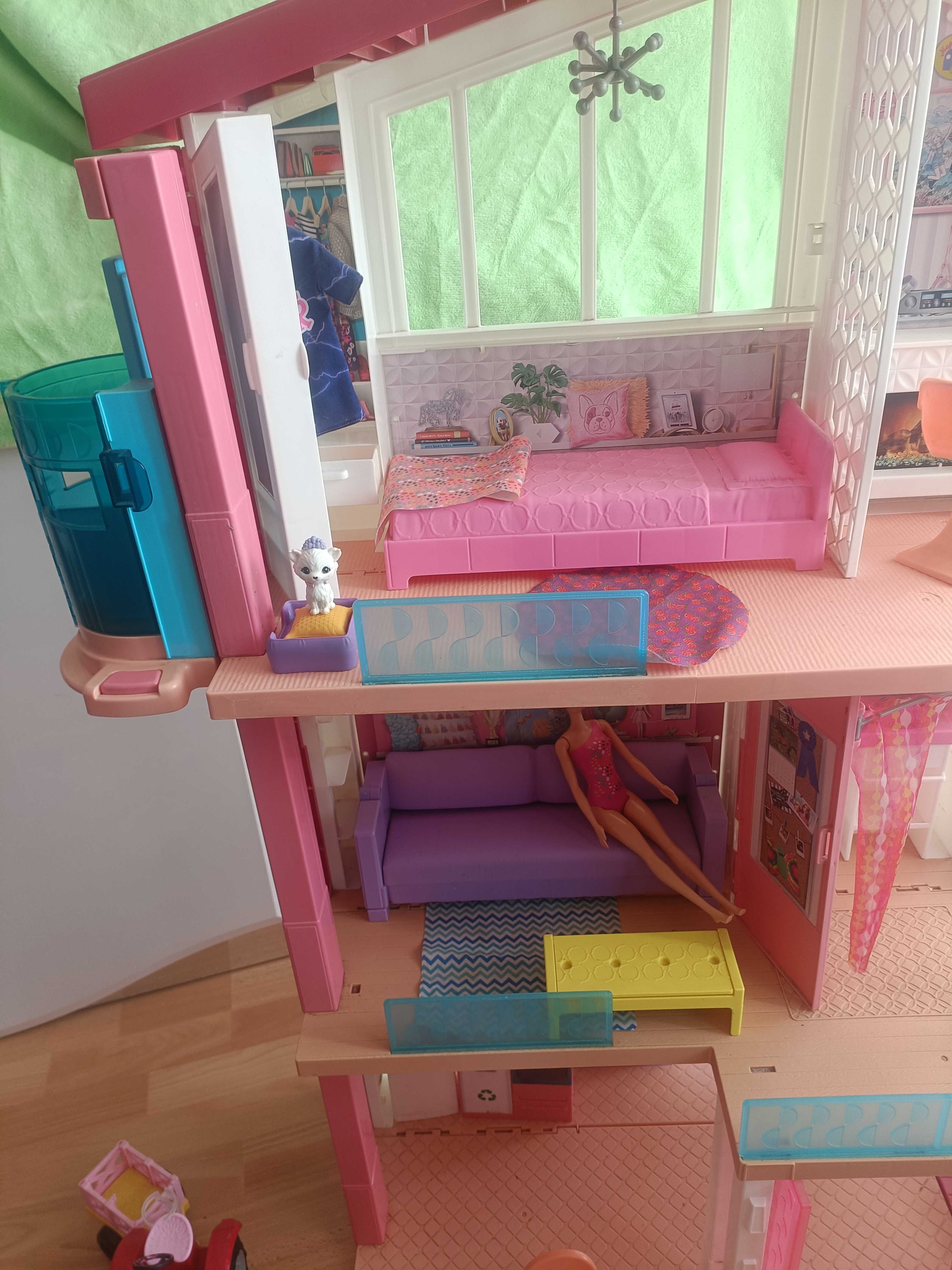 Domek dla lalek Barbie z basenem i windą