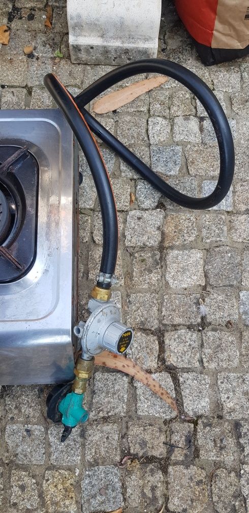 Fogão portátil de 2 bicos