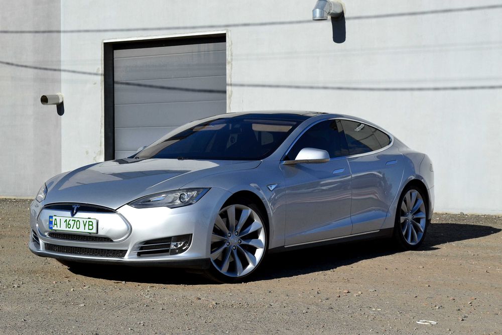 Продам Tesla Model S P85+