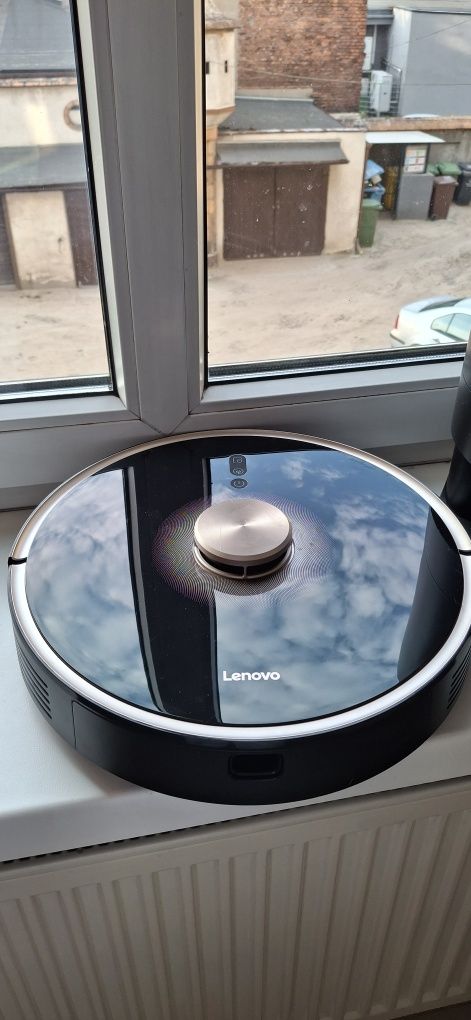 Robot sprzatajacy Lenovo T1s
