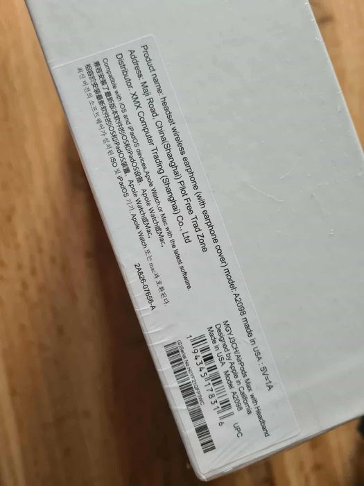 Sluchawki bezprzewodowe nauszne Apple model A2098 plus futerał