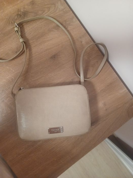 Mała torebka typu listonoszka