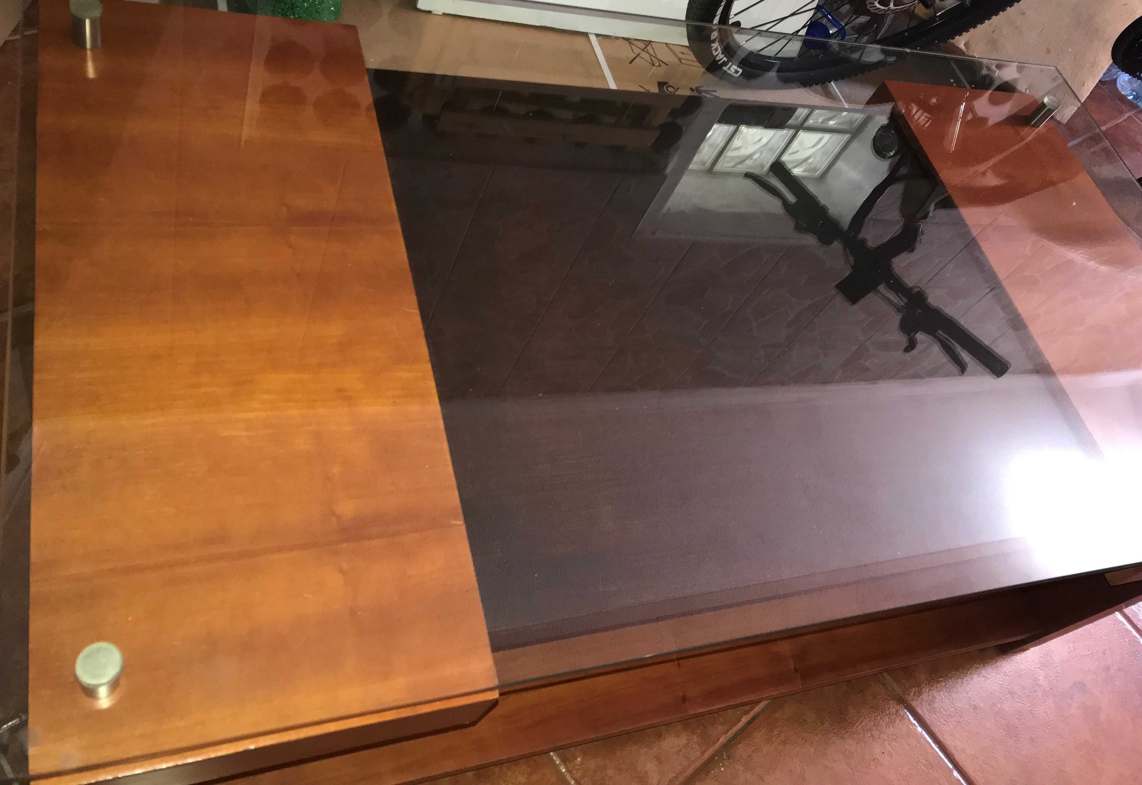 Mesa de centro em cerejeira