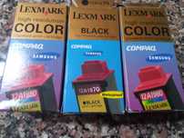 Tinteiros novos de cores e preto