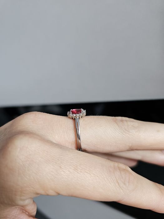 Srebrny pierścionek z czerwonym oczkiem próba 925