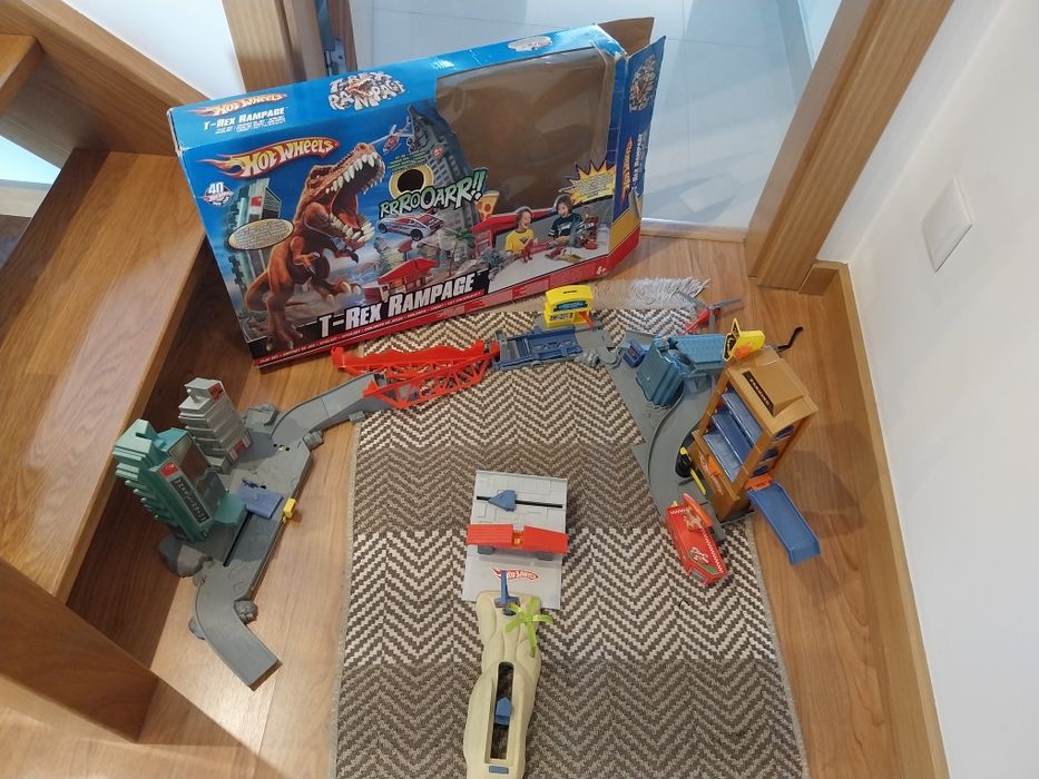 Hot Wheels T-Rex Rampage,