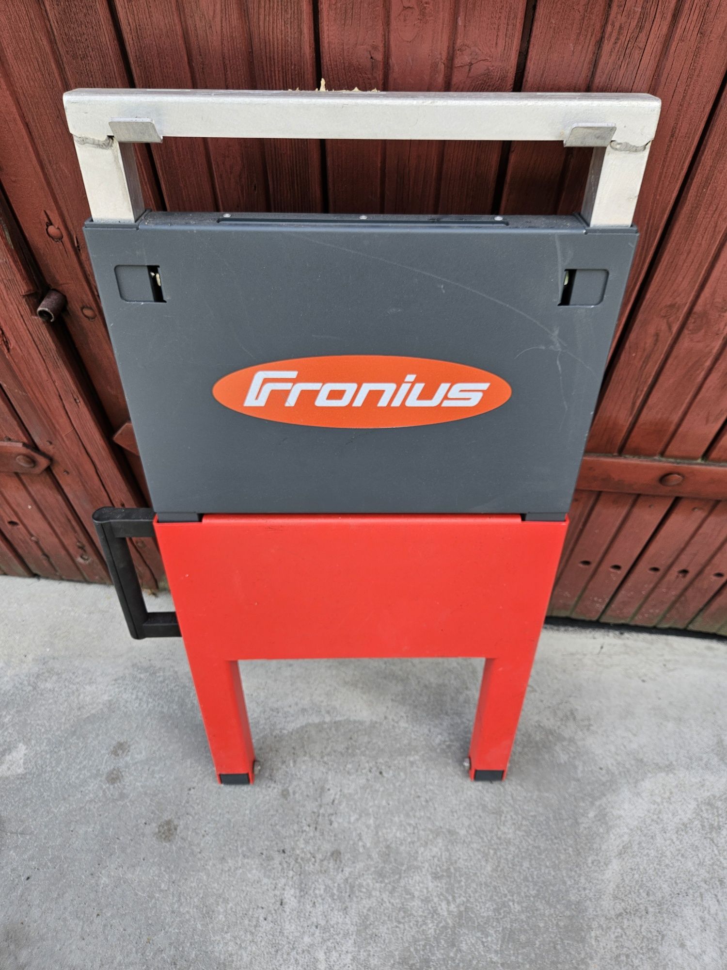 Stojak na falownik Fronus– PRODUCT STAND SYMO/PRIMO