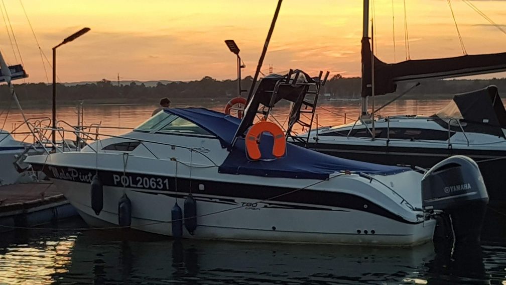 Motorówka Galeon Galia 700 plus przyczepa