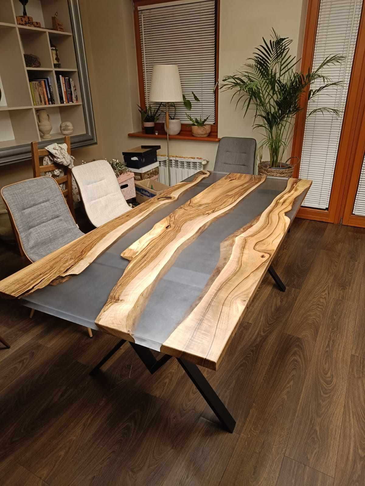 Продаю дубовый стол из смолы в стиле LOFT.