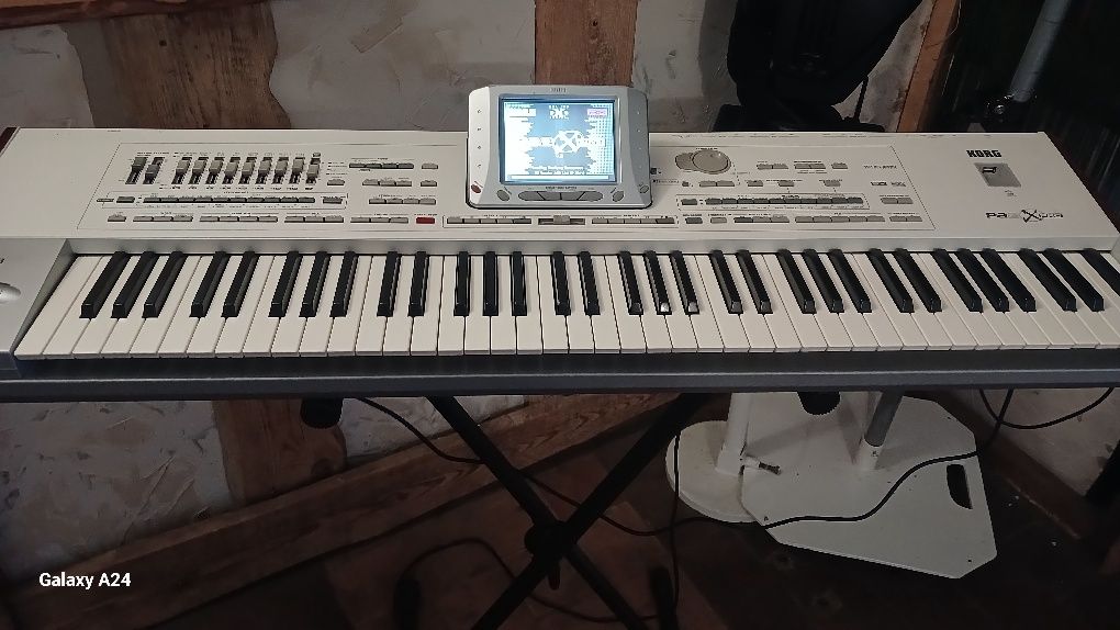 Продам Korg pa2x pro. полный комплект .