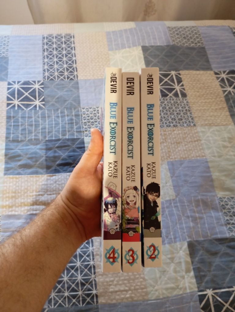 Livros Manga Blue Exorcist volumes 2,3 e 4 a 7€