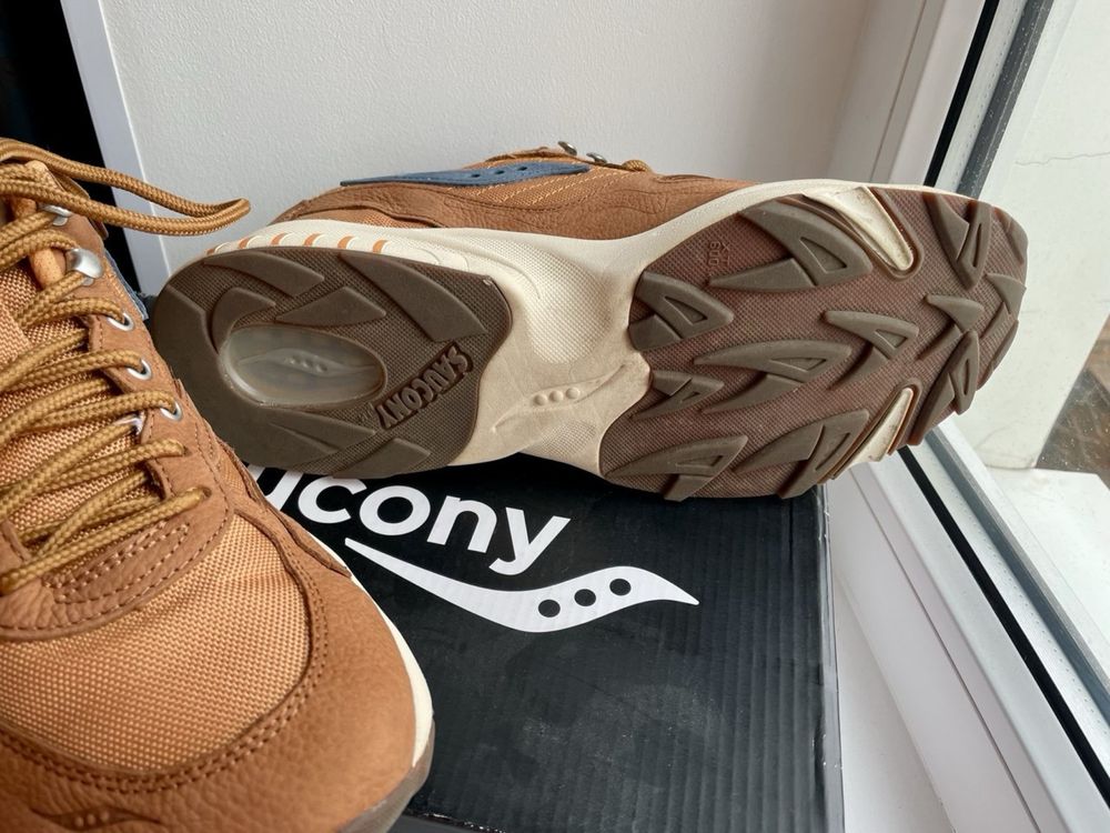 Saucony 3D Grid Hurricane Endless Knot
