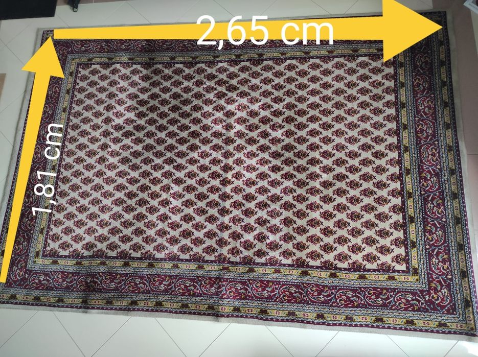 Tapete vermelho sala ou quarto