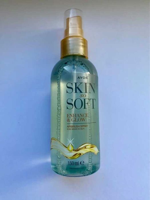 Rozświetlający olejek opalający w sprayu Avon