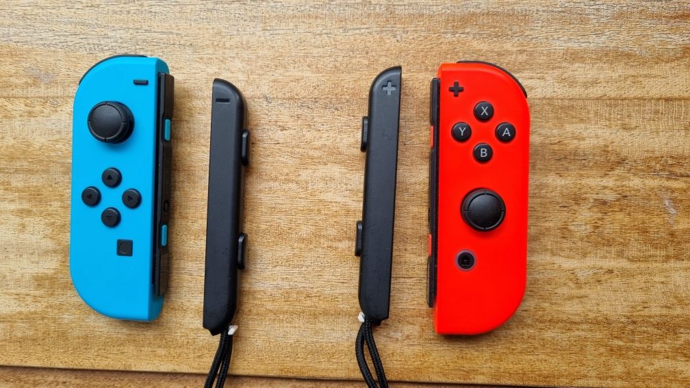 Joycons e Acessórios Comandos Nintendo Switch Vermelho e Azul