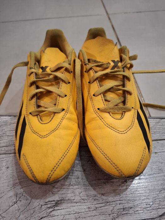 korki piłkarskie chłopięce 35 adidas