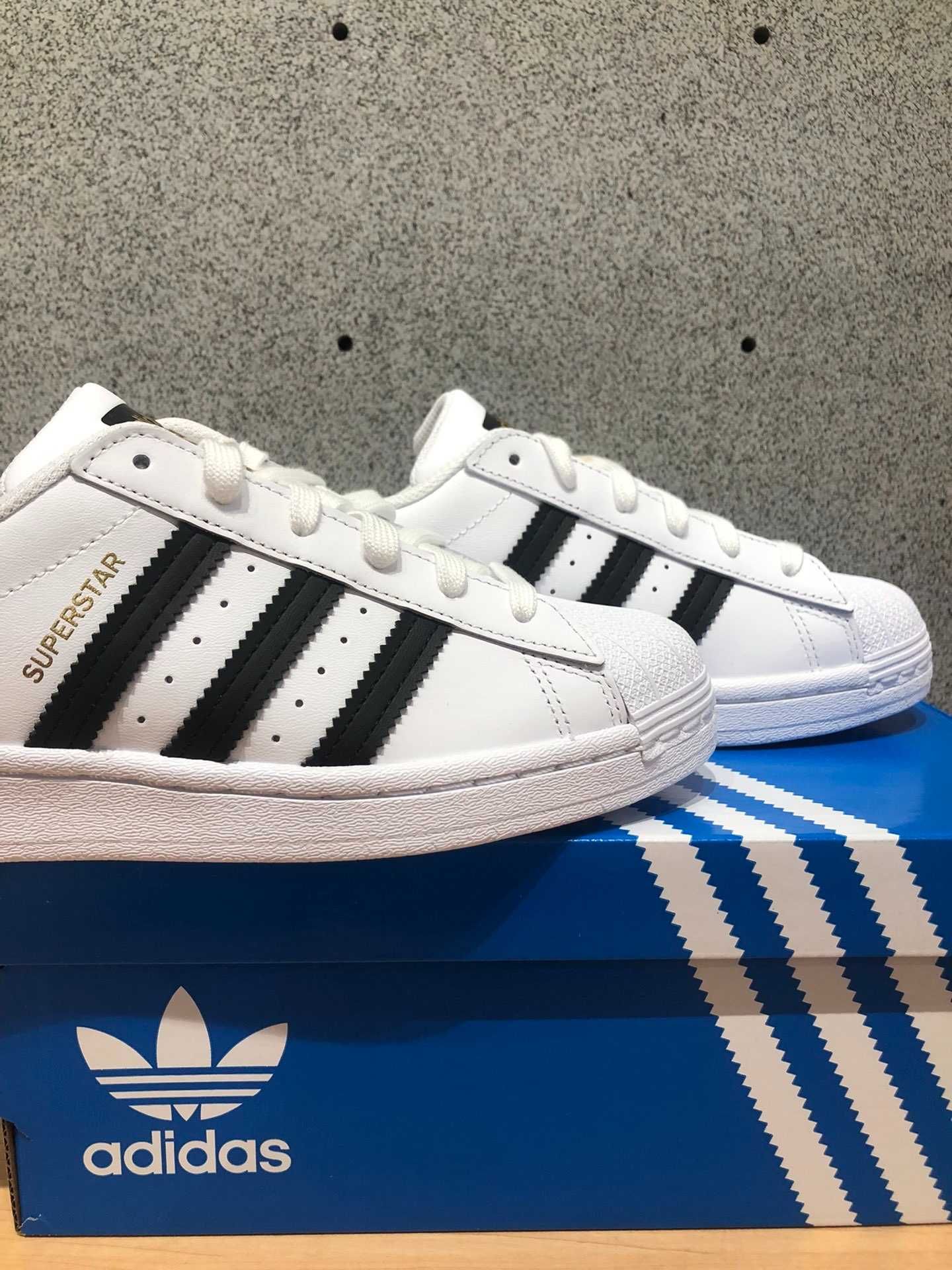 ButyDamskieTrampki AdidasSuperstarCloudWhite R.38