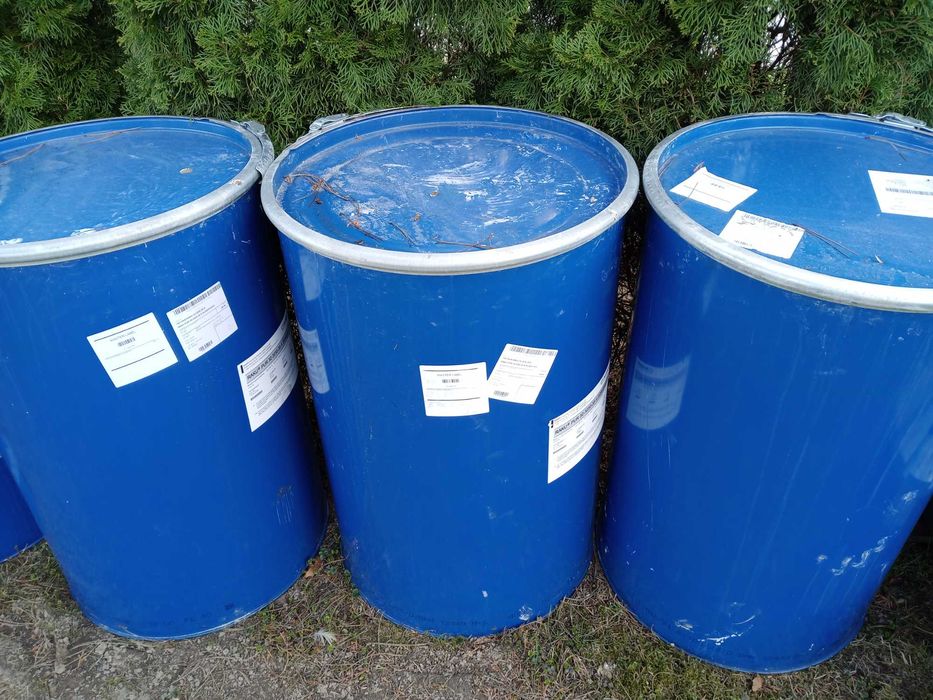 Beczki 200 litrów.