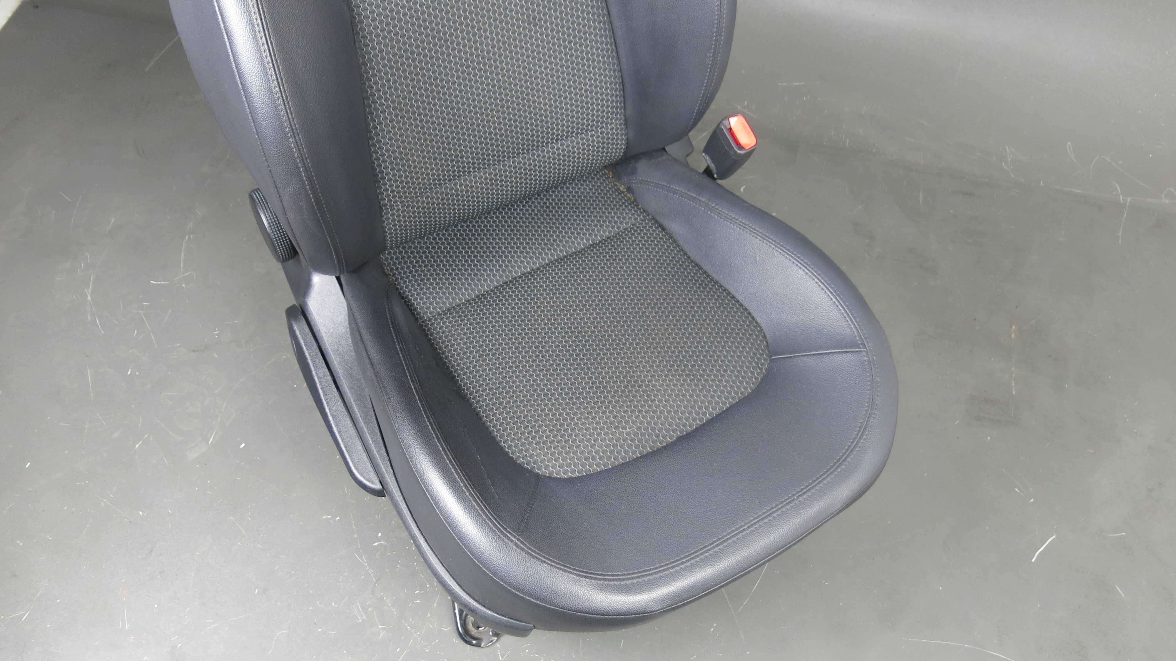 Hyundai IX35 fotel przedni prawy pasażera