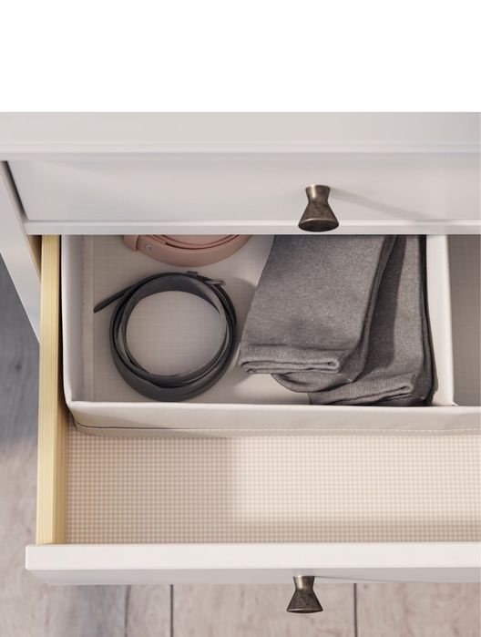 Cómoda IDANÄS IKEA com 4 gavetas