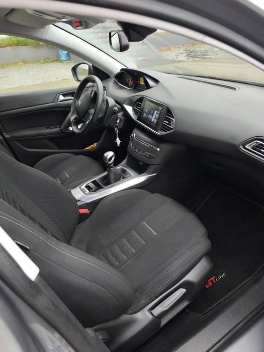 Bardzo ładny i zadbany Peugeot 308 1.6 e-HDi. Wersja Allure