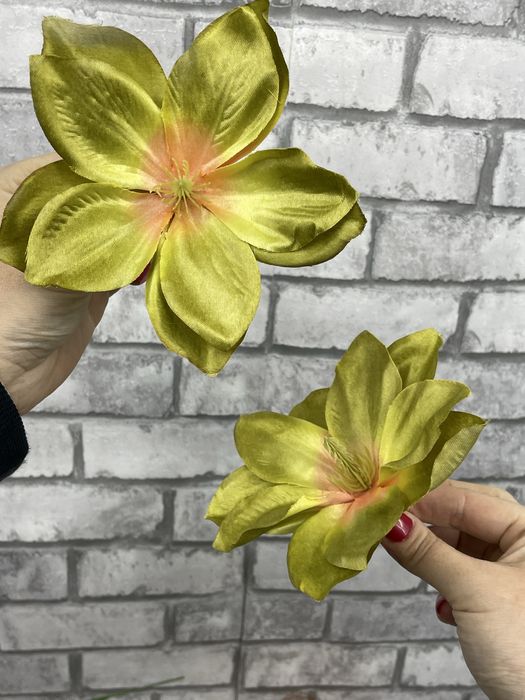 Magnolia , 2 kolory , 12 szt . kwiaty sztuczne