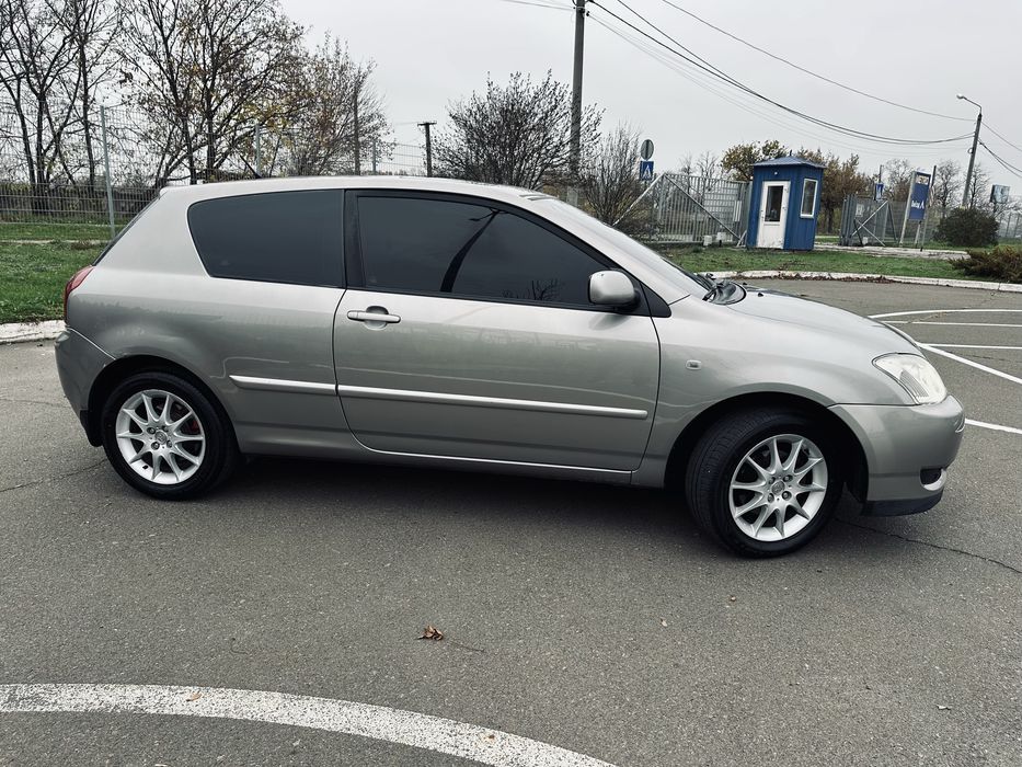 Toyota Corolla 1.8л 2003г