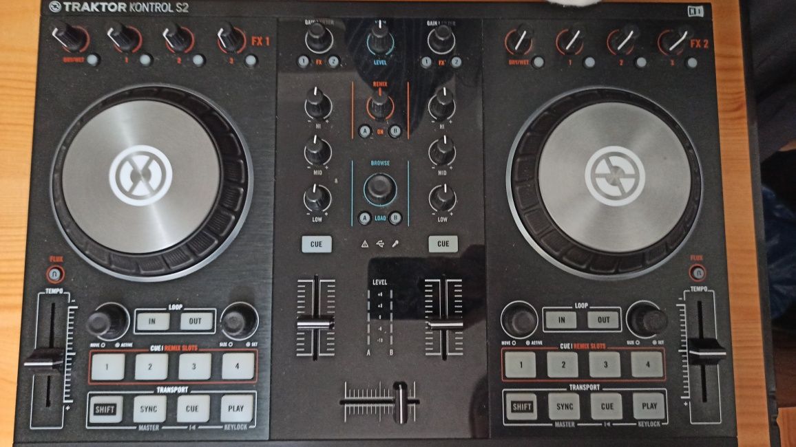 Traktor s2 mk2 + case