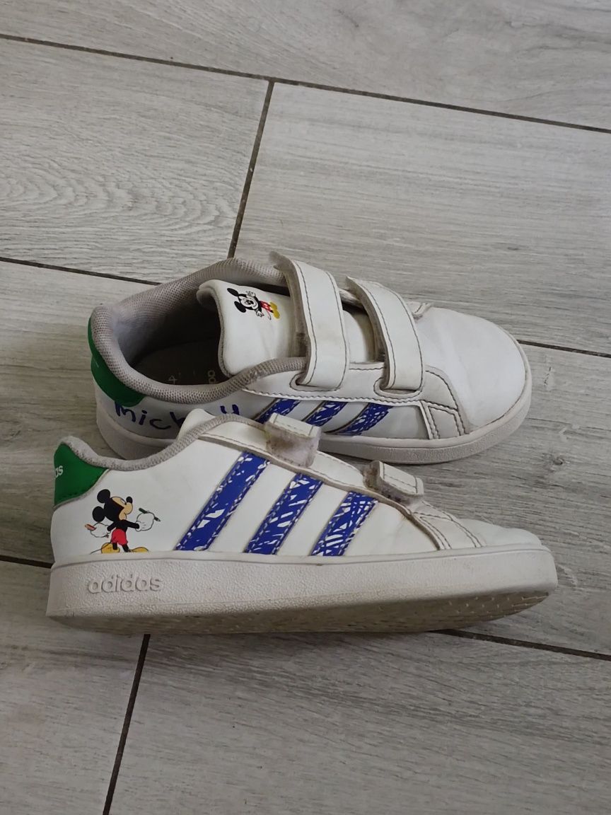 Białe buty Adidas 27 Myszka Mickey sneakersy na rzep chłopięce