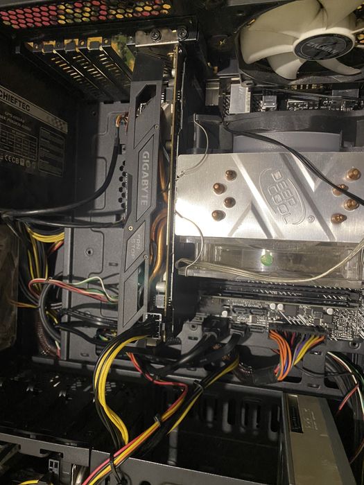 Відеокарта Rx480 4 gb gigabyte