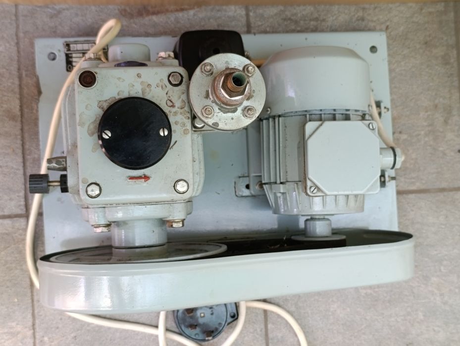 Вакуумный  насос