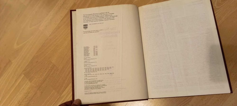 Eciclopedia Britanica (lingua inglesa) publicada em 1986