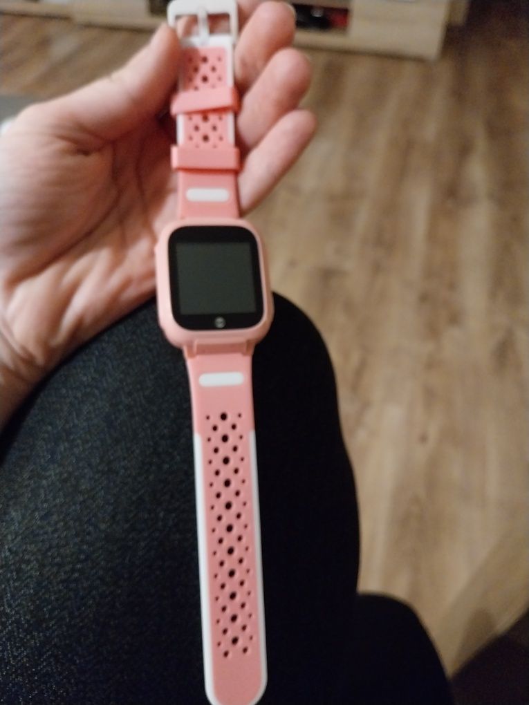 Smartwatch dla dziewczynki FOREVER FIND ME 2
