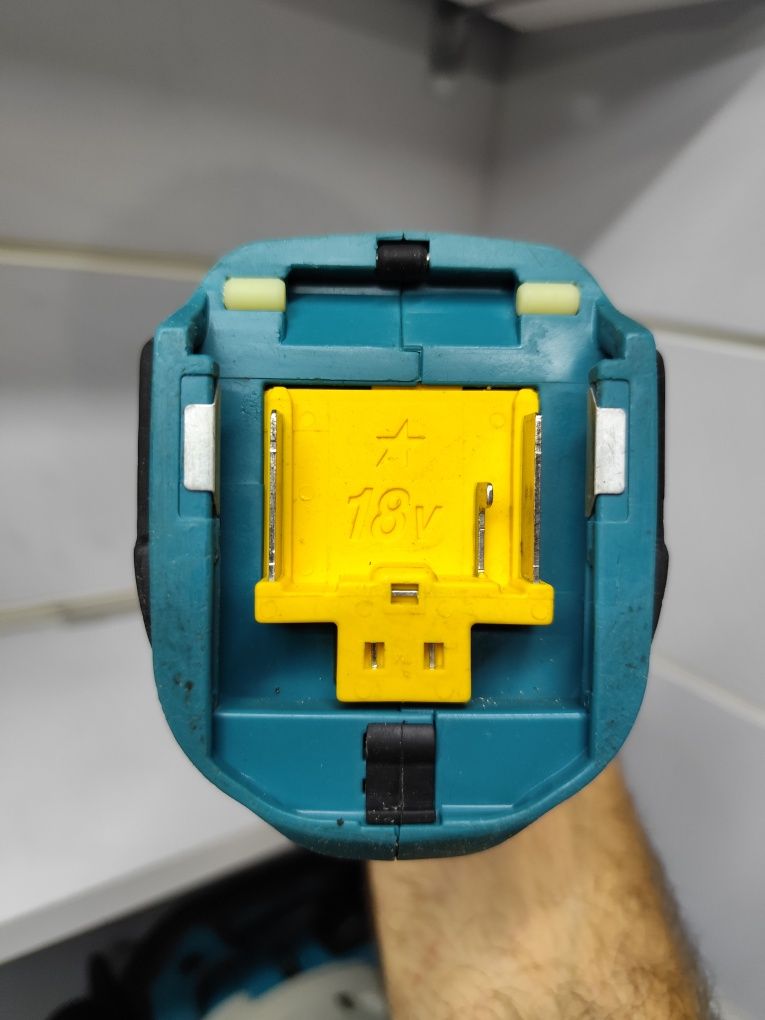 Makita DTM51 акумуляторний реноватор Макіта