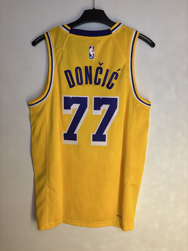 Camisola  NBA LAKERS do DONCIC com etiquetas