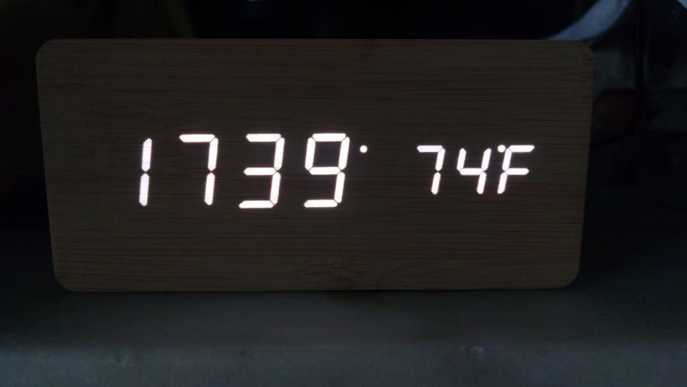 LED Wooden Alarm Clock USB/AAA Powered Table Clock64575416095361123