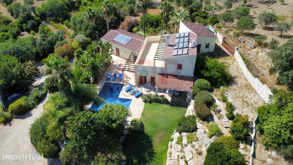 Moradia Isolada T6 com Vista Magnífica sobre a Serra em Estoi